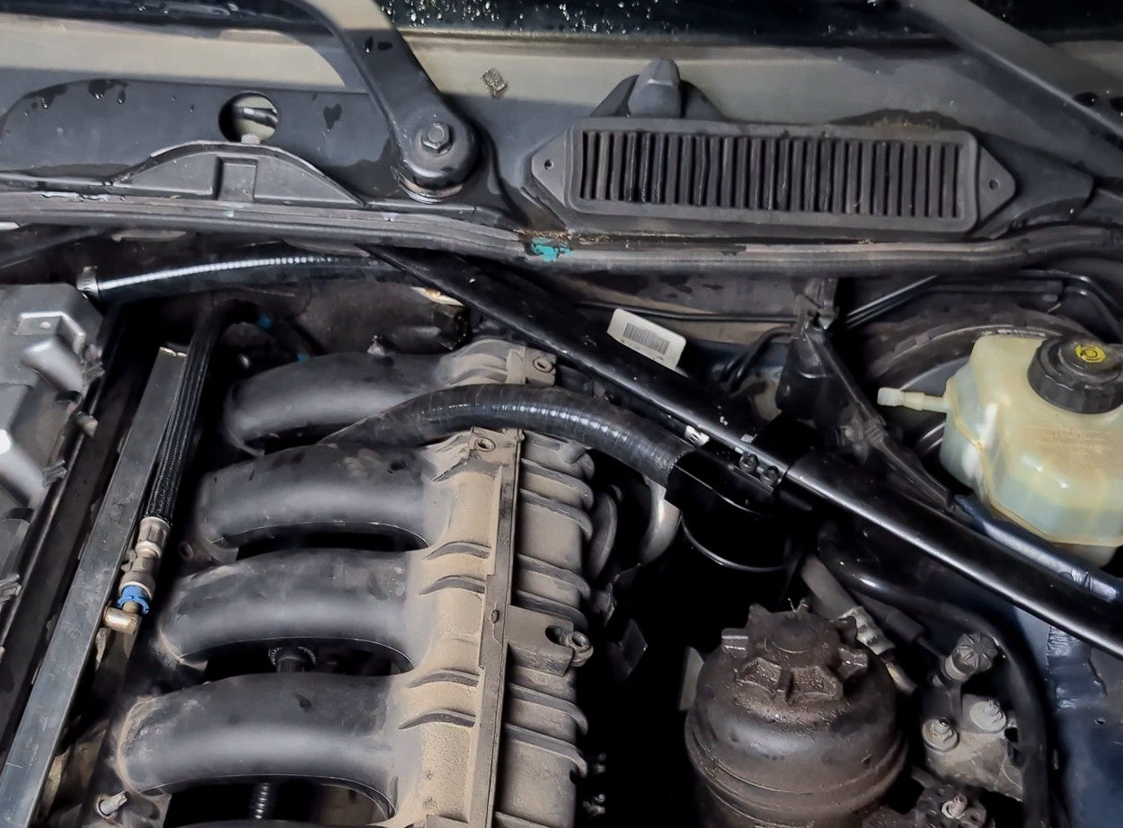 N52 Oil Catchcan with Upgraded PCV Hoses